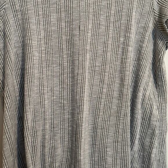 Star Vixen - grey and white Textured ribbed knit casual blouse 3X - Picture 5 of 5